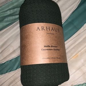 NWT WAFFLE KNIT 🧶 BLANKET 🧶
